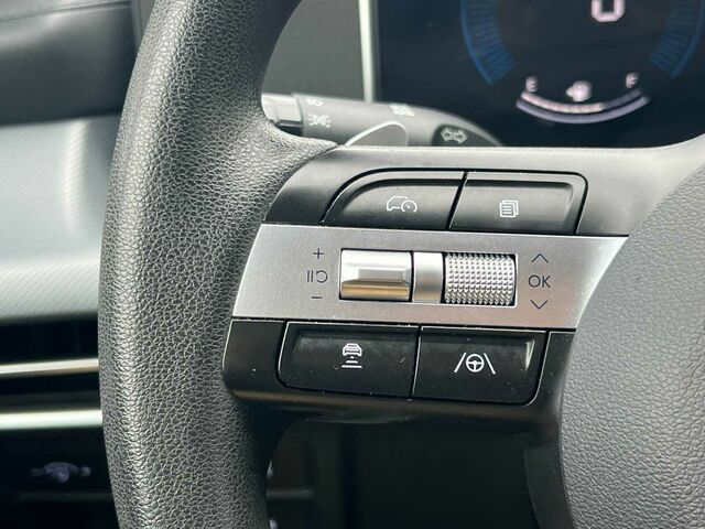 Used 2025 Hyundai Sonata SEL FWD image 27