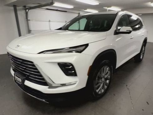 Certified 2026 Buick Enclave Preferred FWD image 4
