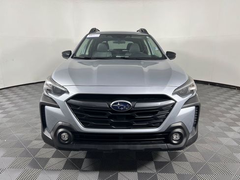 Used 2024 Subaru Outback Premium AWD/4WD image 2