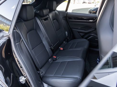 Certified 2025 Porsche Macan 4 Electric image 35