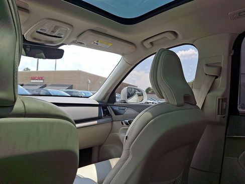 Certified 2025 Volvo XC90 T8 Ultra w/ Protection Package Premier AWD/4WD image 11