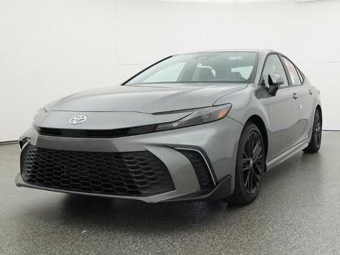 New 2026 Toyota Camry SE FWD image 32