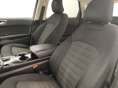 Used 2018 Ford Edge SEL w/ Ford Safe & Smart Package FWD image 17
