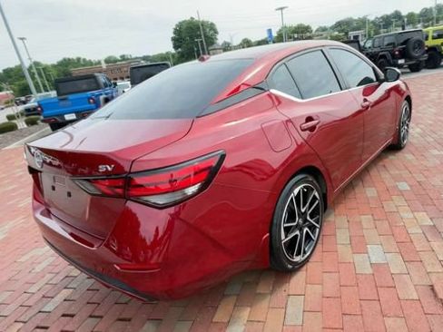 Used 2024 Nissan Sentra SV FWD image 9