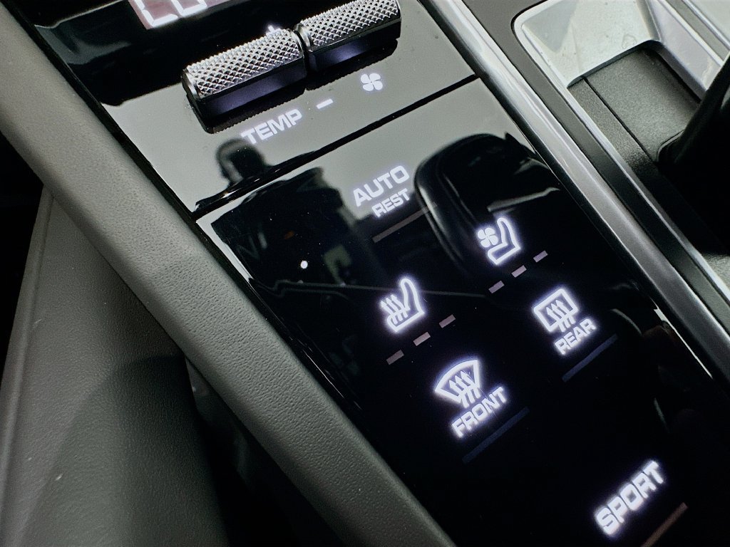 Certified 2022 Porsche Cayenne AWD/4WD image 23