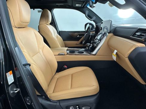 New 2026 Lexus LX 600 4WD w/ Luxury Package image 21