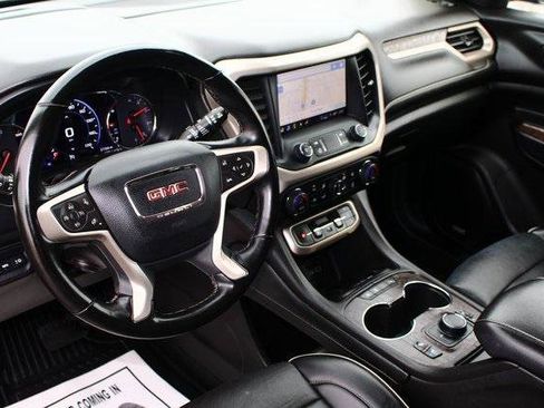 Used 2023 GMC Acadia Denali image 3