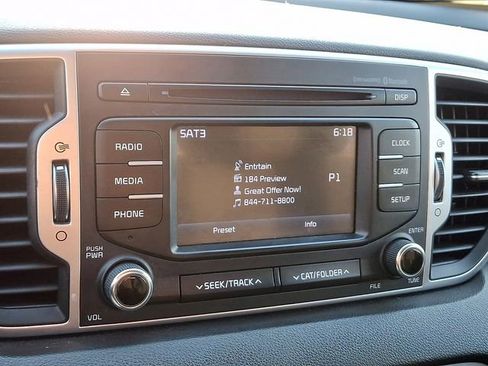 Used 2018 Kia Sportage LX AWD/4WD image 16