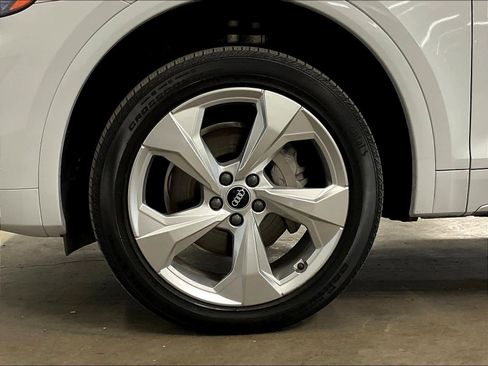 Certified 2023 Audi Q5 2.0T Premium Plus w/ Premium Plus Package AWD/4WD image 11