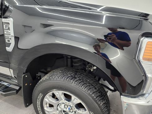 Used 2021 Ford F250 Lariat w/ Chrome Package image 22