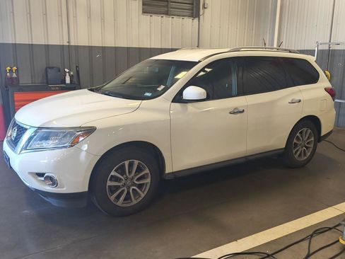 Used 2016 Nissan Pathfinder SV FWD image 20