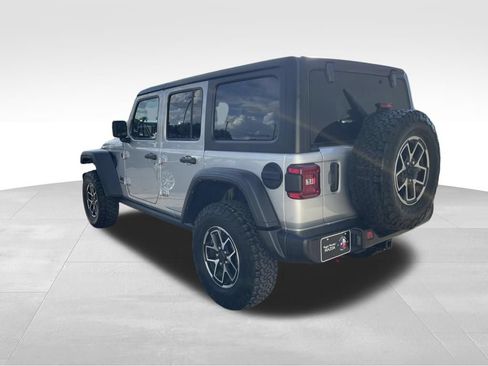 Used 2024 Jeep Wrangler Unlimited Rubicon w/ Technology Group AWD/4WD image 7