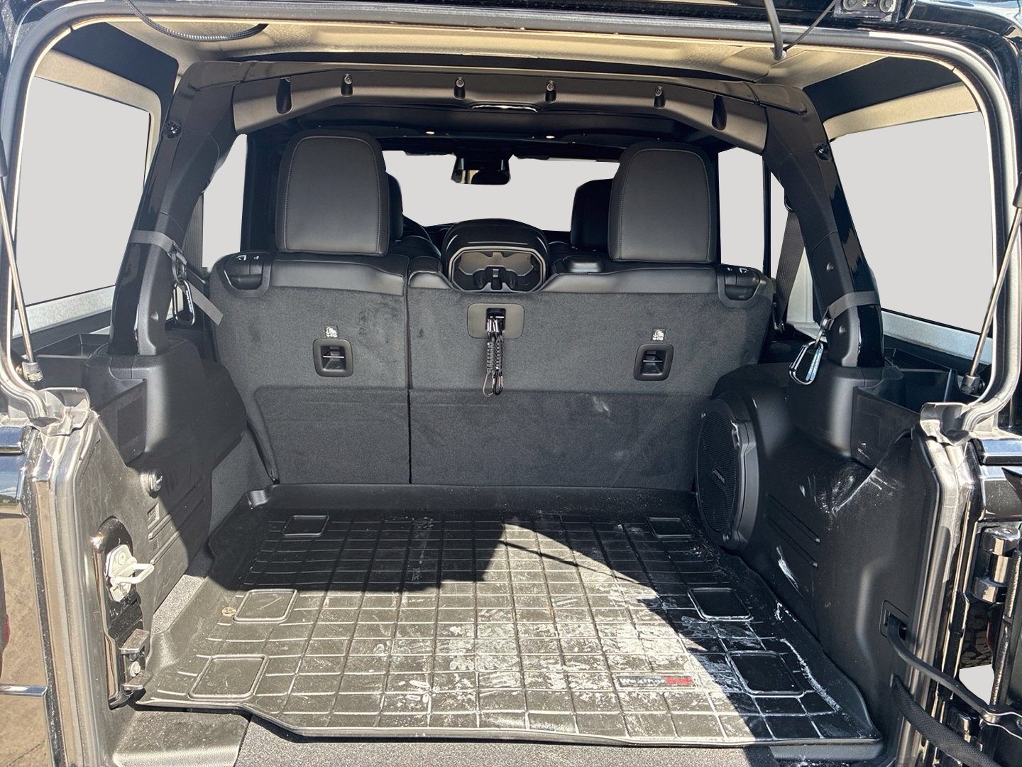 Certified 2026 Jeep Wrangler Unlimited Rubicon AWD/4WD image 35