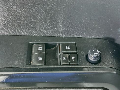 Used 2019 Toyota Tacoma SR RWD image 23