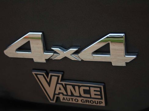 Used 2021 Toyota Tacoma SR5 AWD/4WD image 9