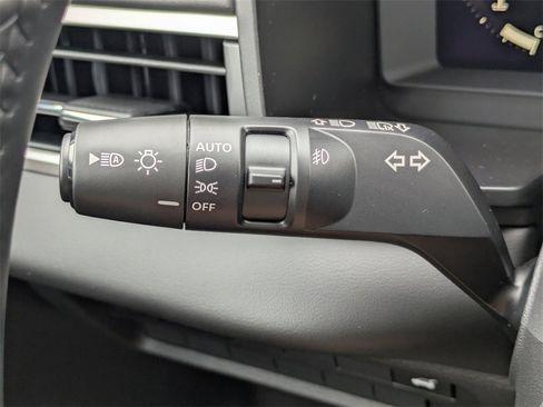 New 2025 Mitsubishi Outlander SE image 28