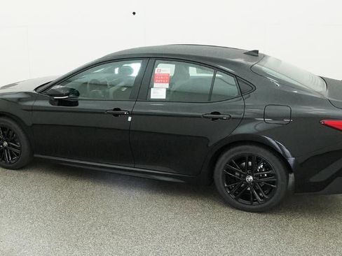 New 2026 Toyota Camry SE FWD image 4