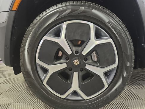 Used 2023 Rivian R1T Adventure image 9