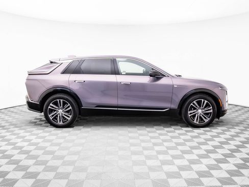 New 2026 Cadillac Lyriq Luxury image 9