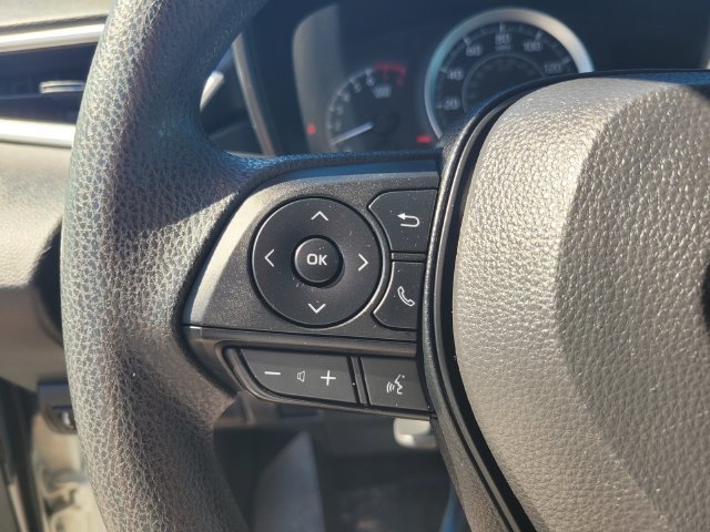 Used 2022 Toyota Corolla LE FWD image 27