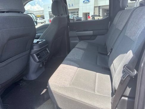Used 2023 Ford F250 XLT w/ Black Appearance Package AWD/4WD image 15