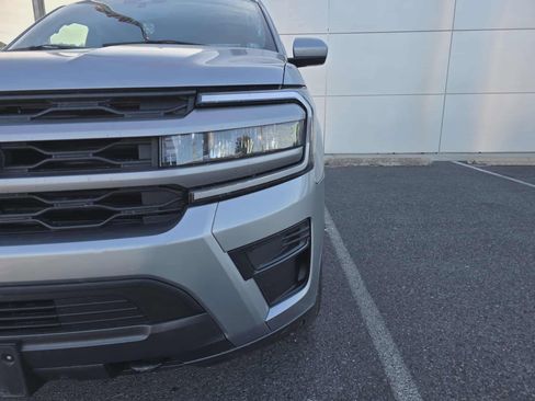 Used 2022 Ford Expedition XLT image 9