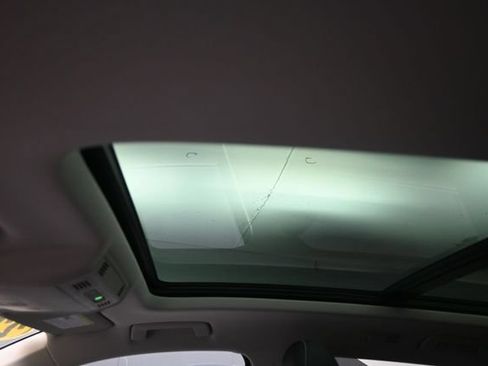 Used 2022 Volkswagen Taos SE FWD image 19
