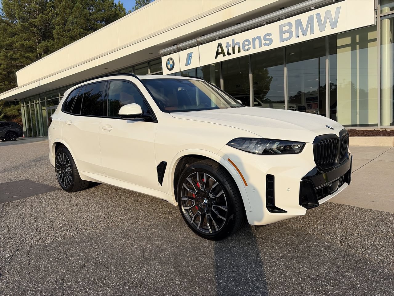 Used 2026 BMW X5 xDrive40i w/ M Sport Package AWD/4WD image 2