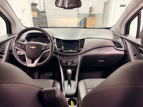 Certified 2022 Chevrolet Trax LT w/ LT Convenience Package image 20