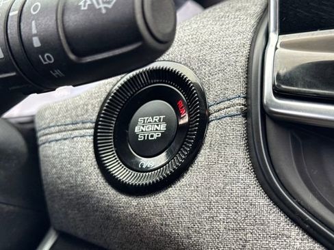 Used 2024 Jeep Compass Latitude image 15