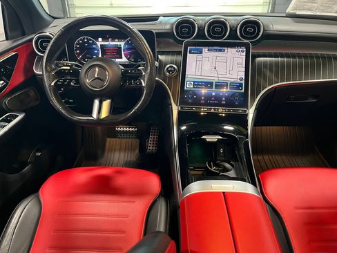 Used 2023 Mercedes-Benz GLC 300 4MATIC image 12