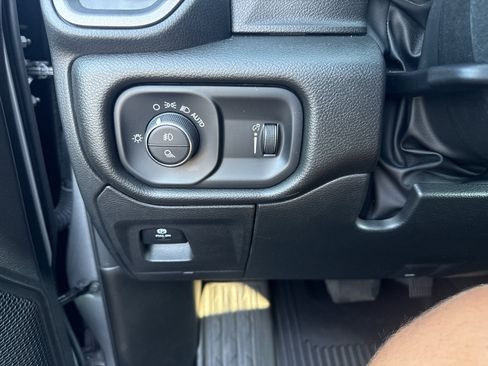 Used 2025 RAM 1500 Warlock AWD/4WD image 15