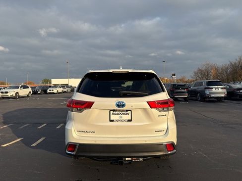 Used 2019 Toyota Highlander Limited image 4