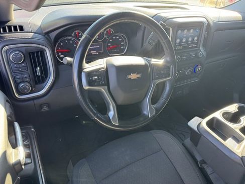 Used 2022 Chevrolet Silverado 2500 LT w/ Convenience Package image 17