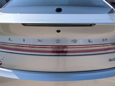 Used 2017 Lincoln MKZ Premiere FWD image 10