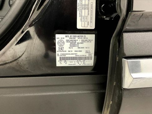 Used 2020 Ford Explorer XLT w/ Cold Weather Package image 17