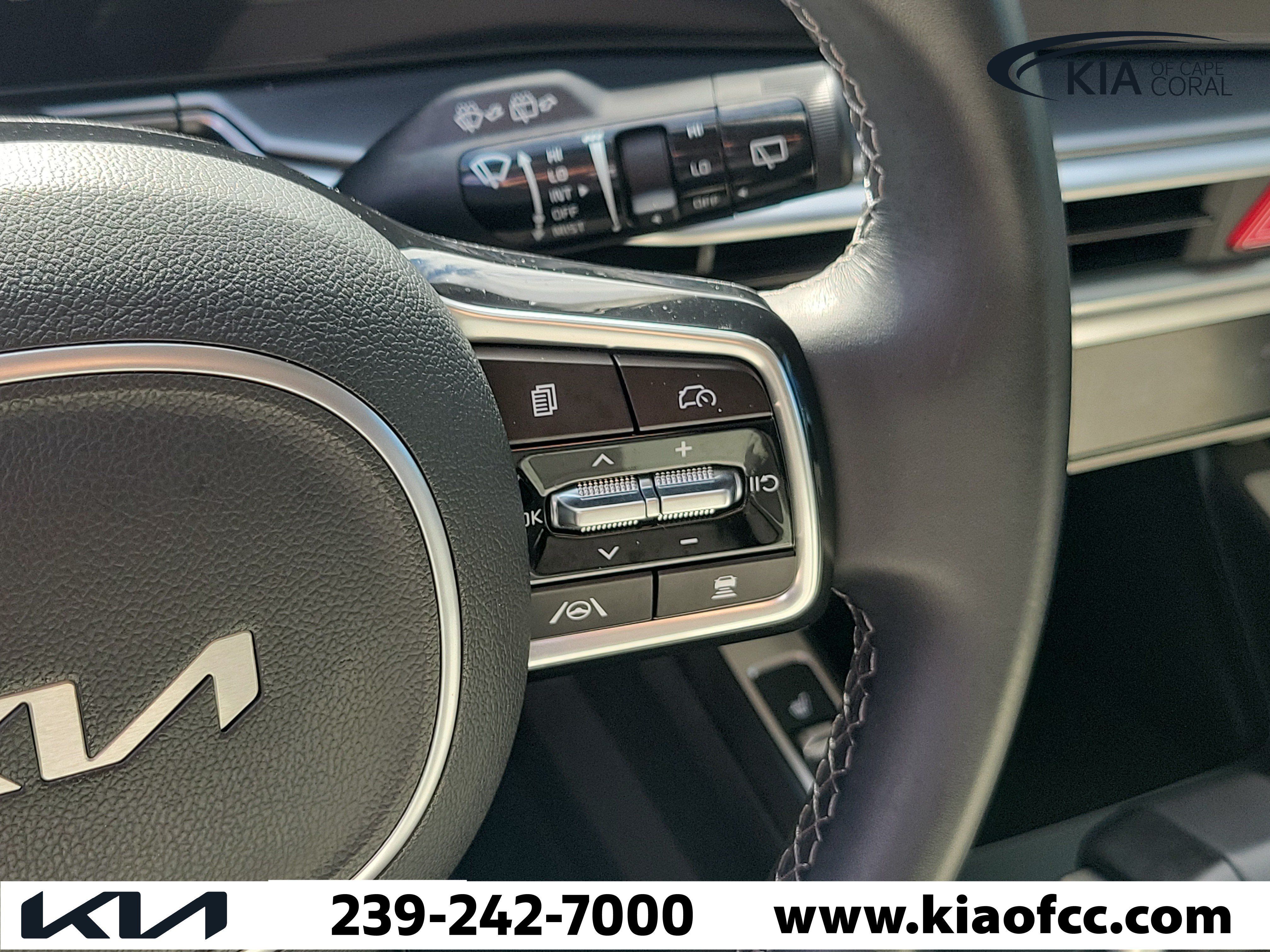 Certified 2025 Kia Sorento S w/ Panoramic Sunroof Package FWD image 26