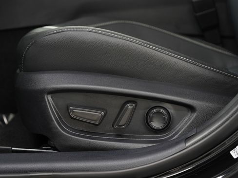 Used 2025 Toyota Camry SE image 20