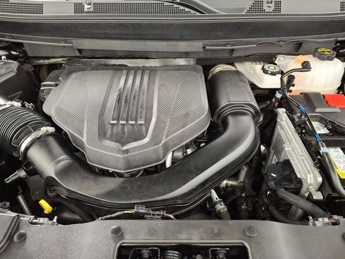 Used 2024 Chevrolet Traverse LT image 35