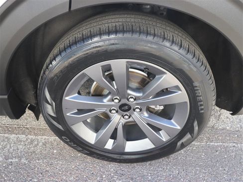 Certified 2022 Ford Explorer XLT w/ Equipment Group 202A image 22