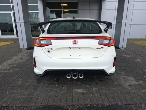 Used 2025 Honda Civic Type R image 3