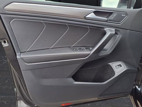 Used 2024 Volkswagen Tiguan SEL R-Line image 53