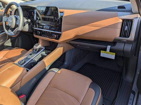 New 2025 Nissan Pathfinder Platinum w/ Cargo Package image 21