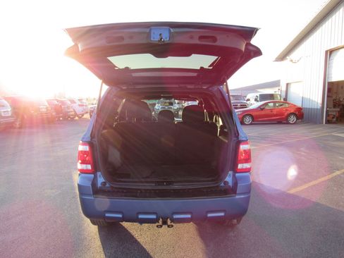Used 2010 Ford Escape XLT image 28