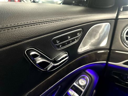 Used 2019 Mercedes-Benz S 560 Sedan image 29