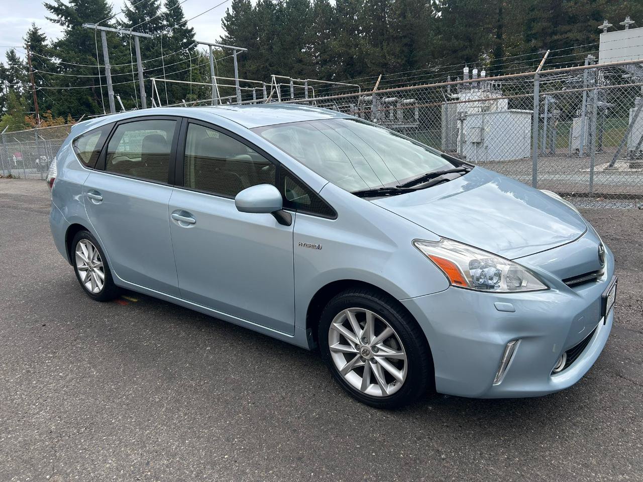 Used 2012 Toyota Prius V Five FWD image 3