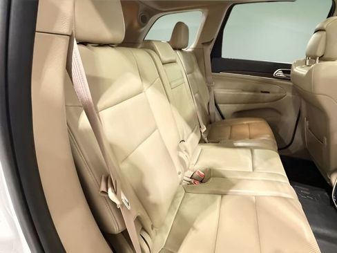 Used 2017 Jeep Grand Cherokee Limited w/ Luxury Group II image 37