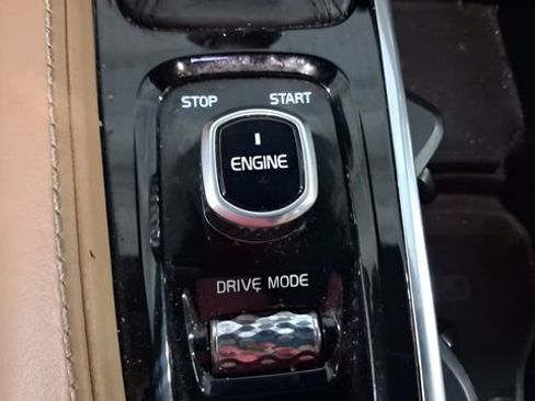Used 2017 Volvo S90 T6 Inscription w/ Vision Package AWD/4WD image 31