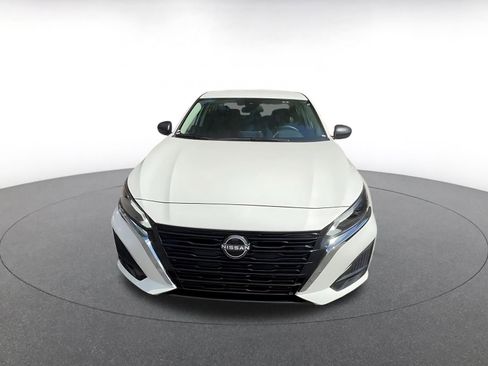 Used 2025 Nissan Altima 2.5 SV image 4