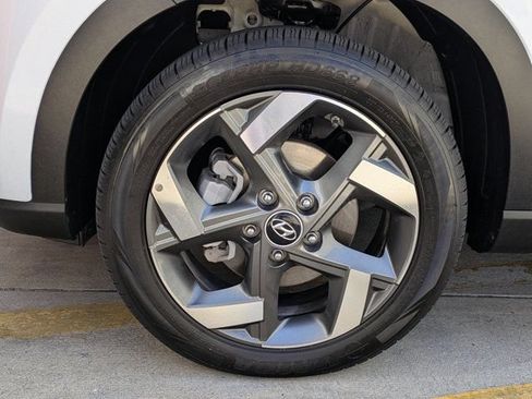 Used 2025 Hyundai Venue Limited FWD image 31